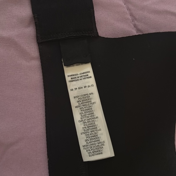 Nike bra XS, new without tags, to small for me - Picture 3 of 3